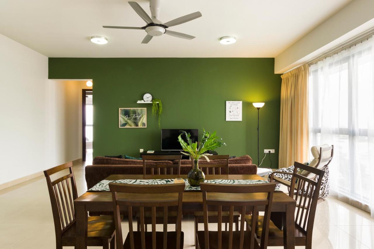 Pj8 Service Suites By Airhost Petaling Jaya Bagian luar foto