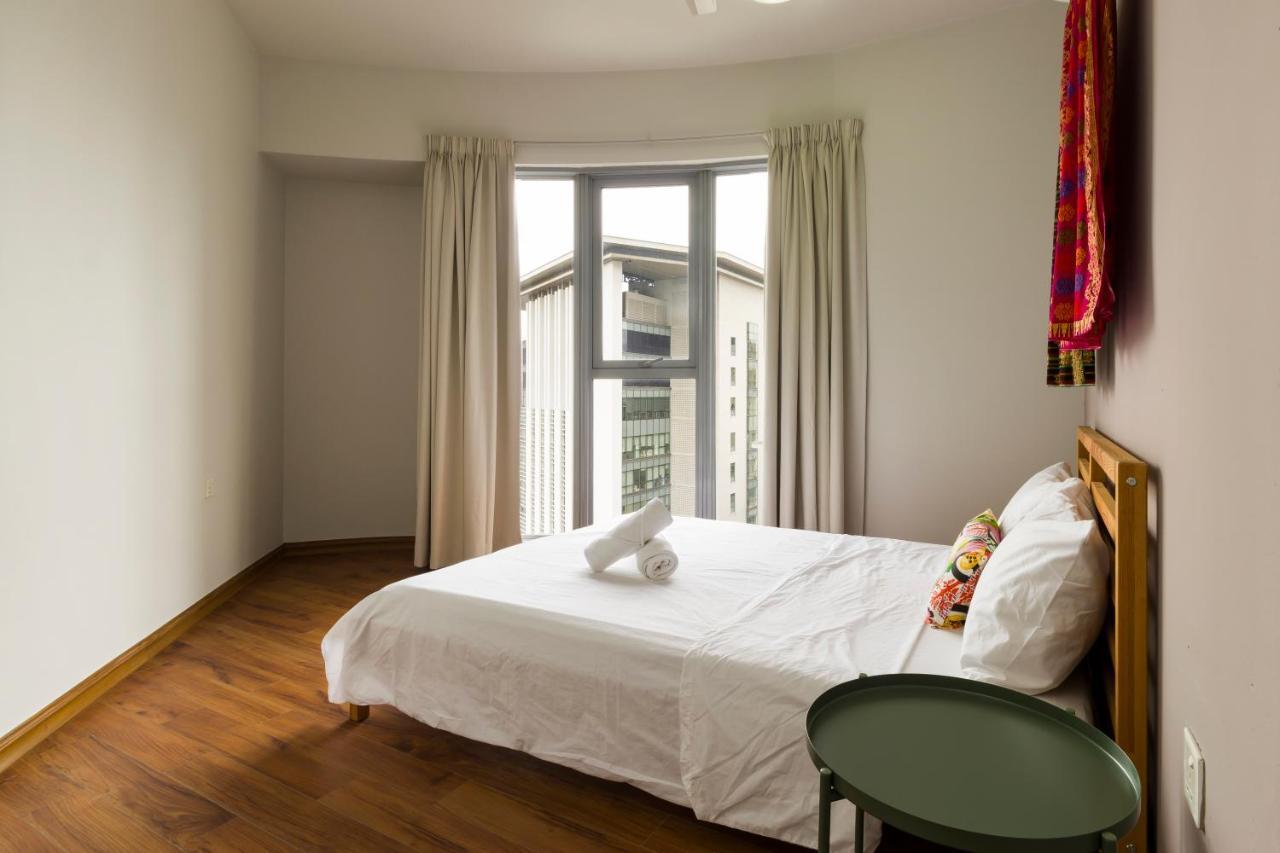 Pj8 Service Suites By Airhost Petaling Jaya Bagian luar foto