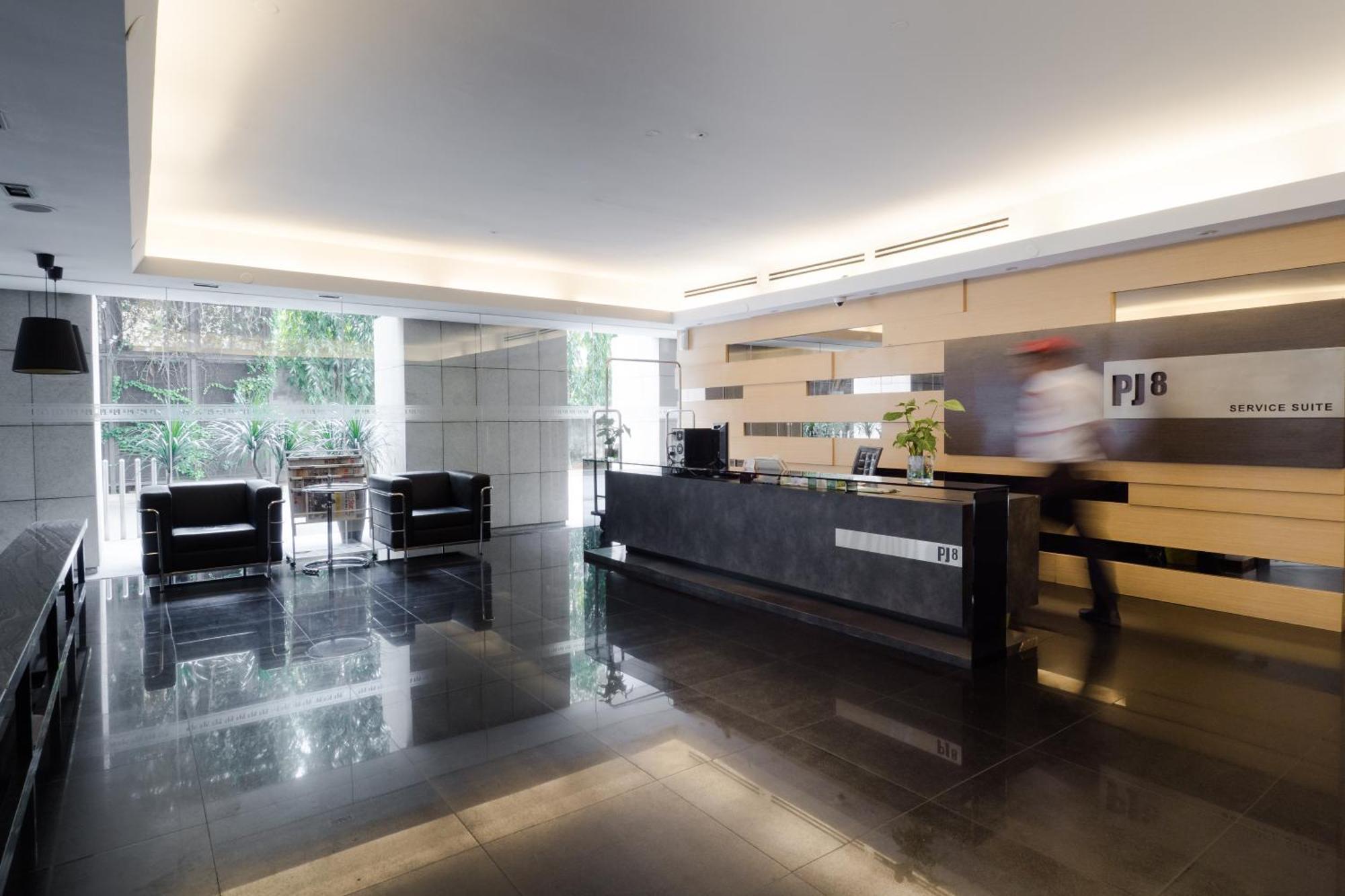 Pj8 Service Suites By Airhost Petaling Jaya Bagian luar foto